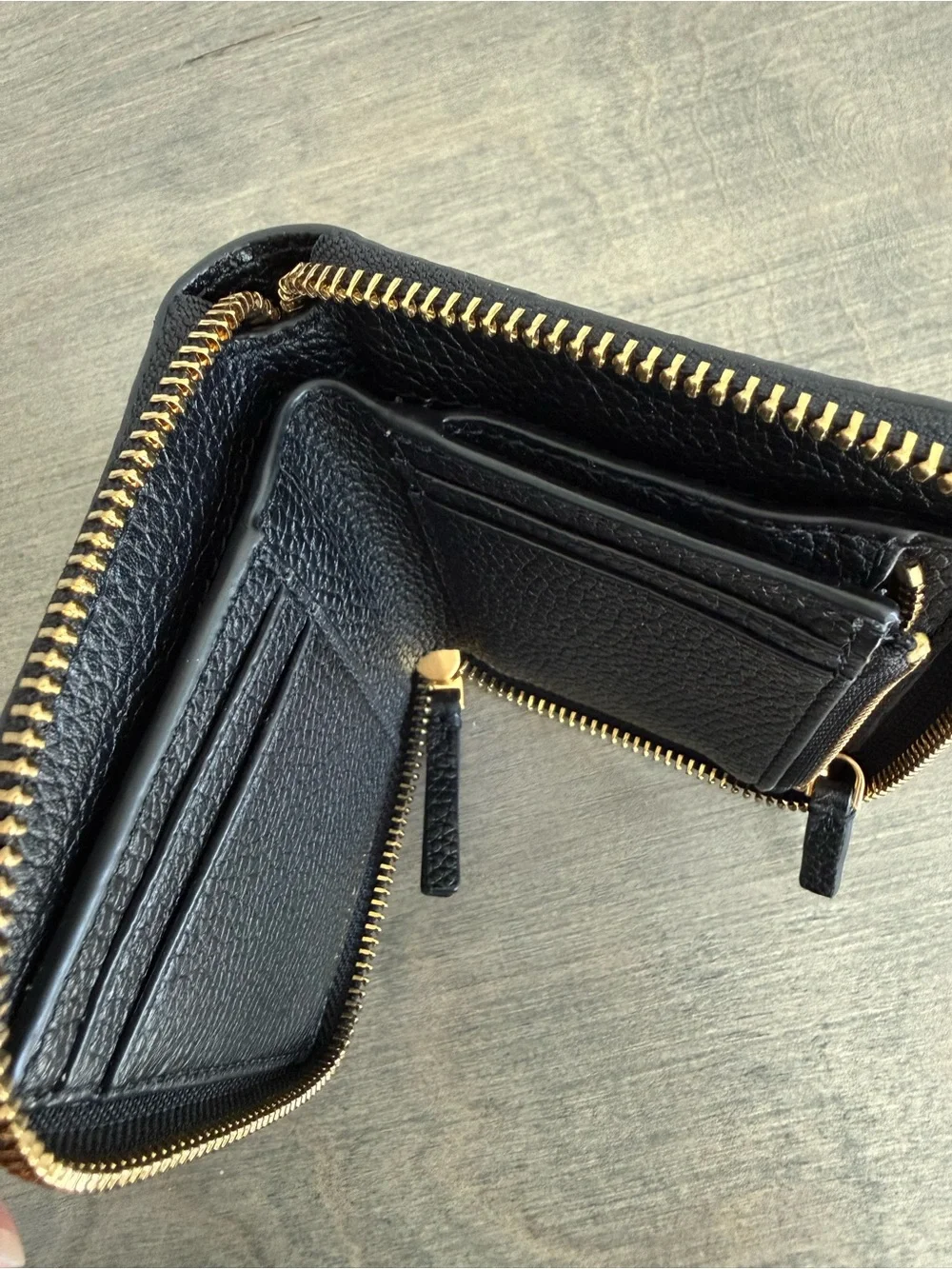 Tory Burch Britten  Leather Compact Wallet with Gold Logo New/ no tag